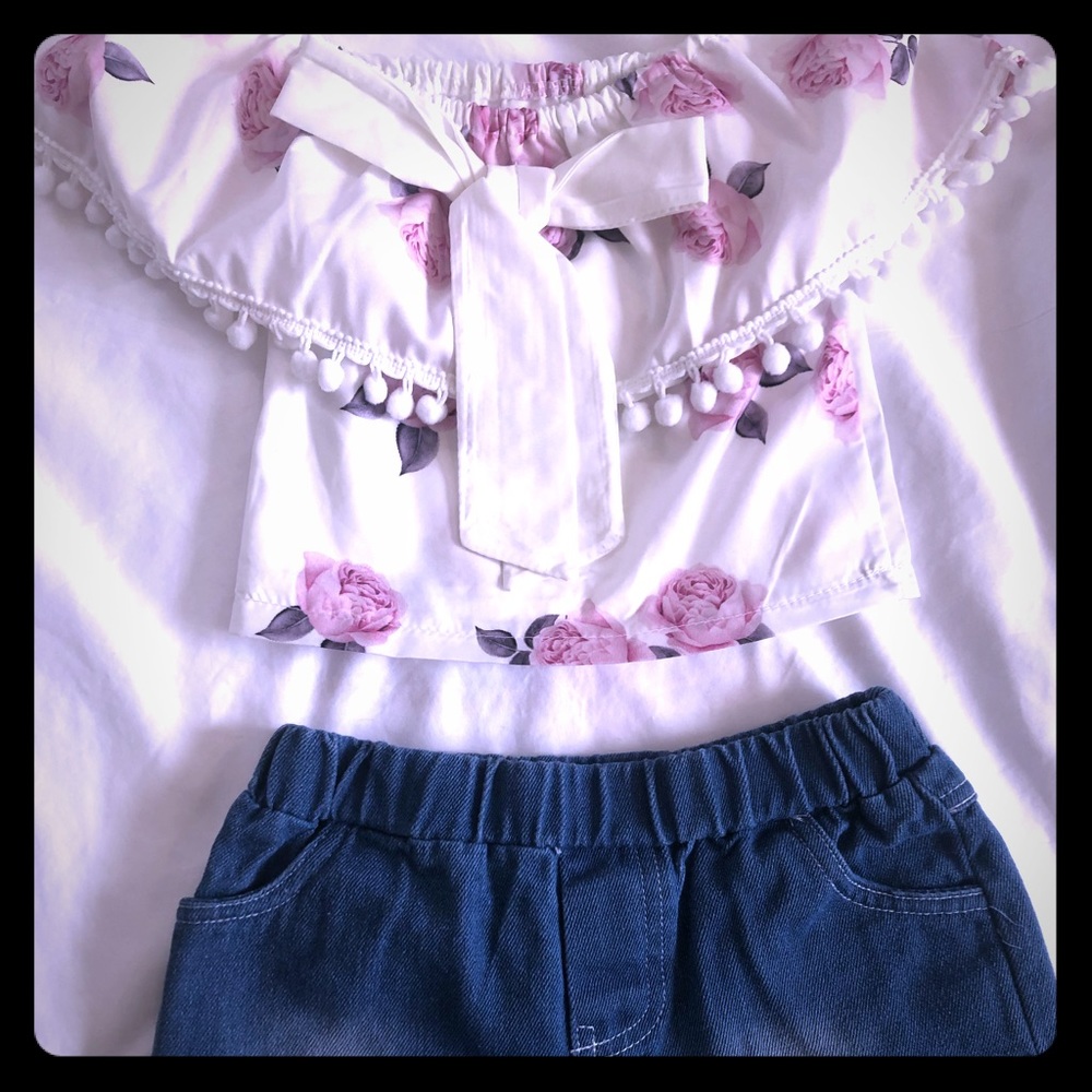 NWOT White floral crop top blouse with shorts. 4T